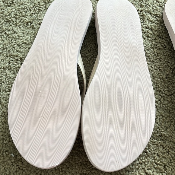 2 Tory Burch Kira Flip Flop Sets, worn once - Picture 4 of 5